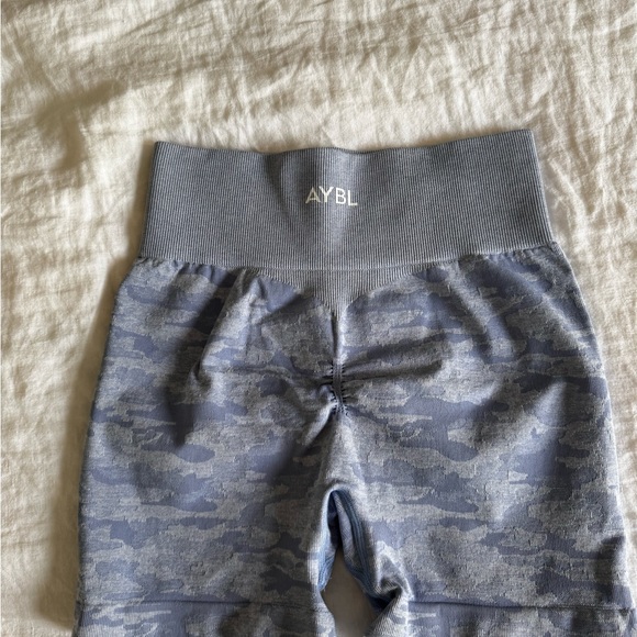 AYBL EVOLVE CAMO SEAMLESS SHORTS-blue-size S - Picture 4 of 6
